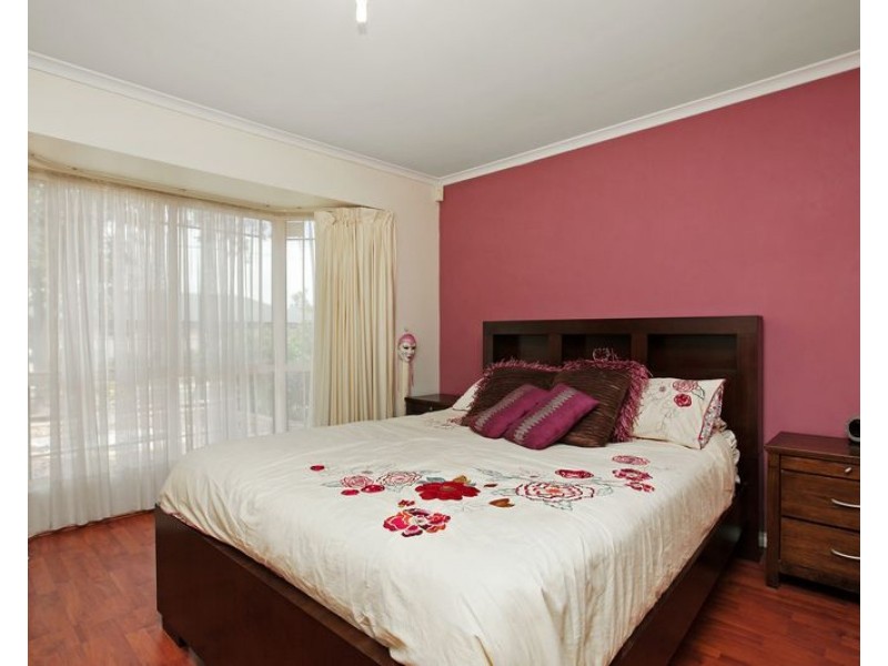 2 Lord Howe Avenue, Oakden SA 5086