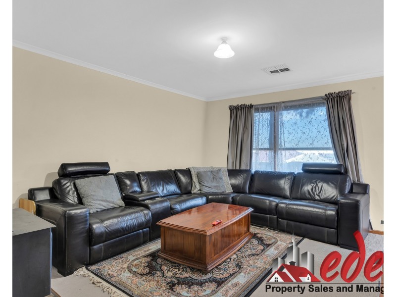 38 Milligan Drive, Para Vista SA 5093