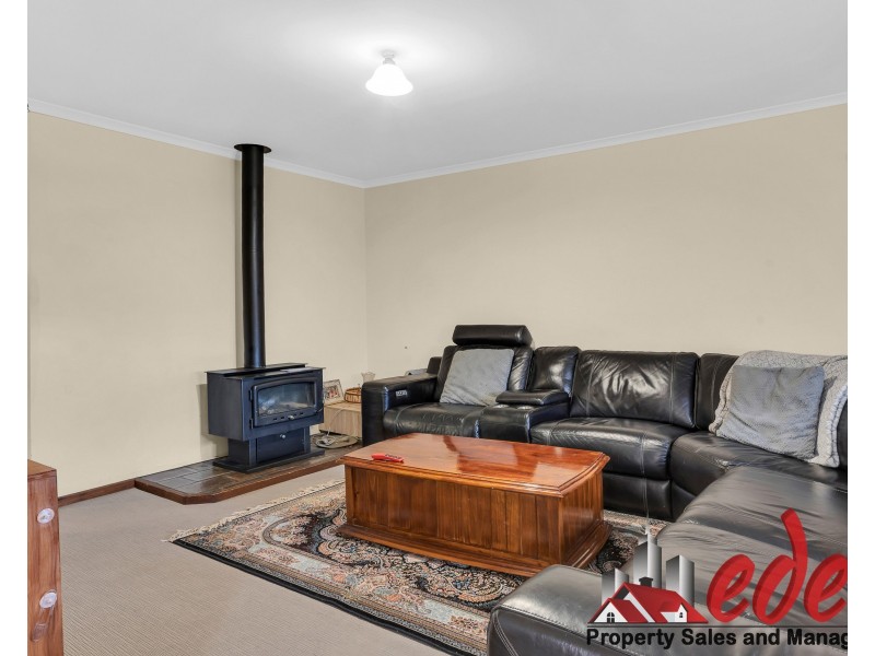 38 Milligan Drive, Para Vista SA 5093