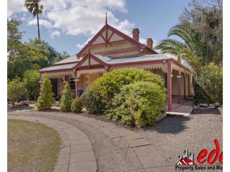 72 Adelaide Road, Murray Bridge SA 5253