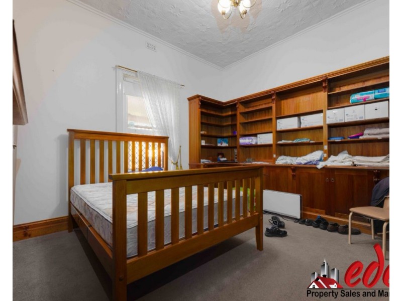 72 Adelaide Road, Murray Bridge SA 5253