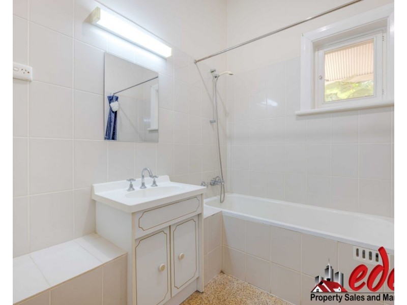 72 Adelaide Road, Murray Bridge SA 5253