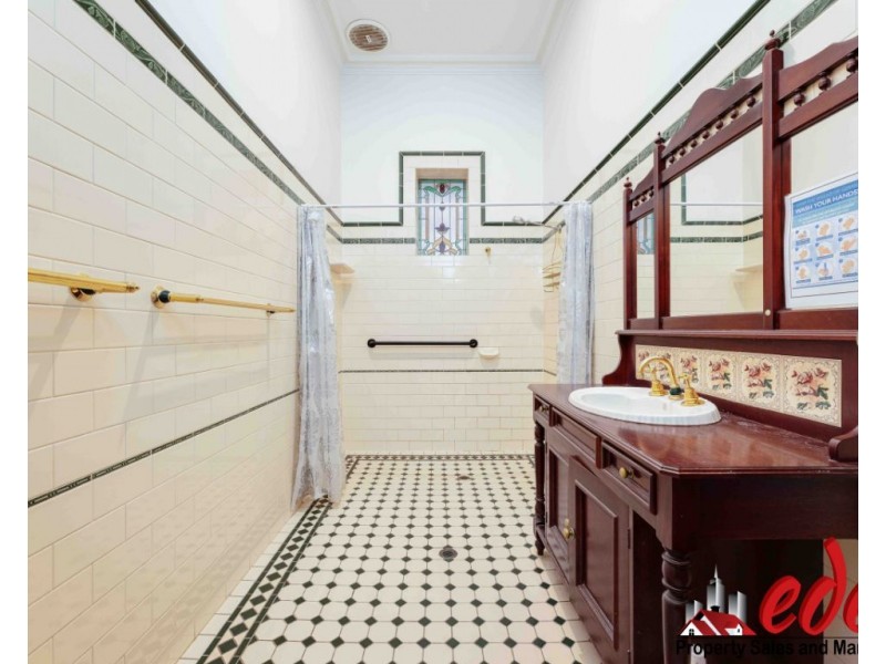 72 Adelaide Road, Murray Bridge SA 5253