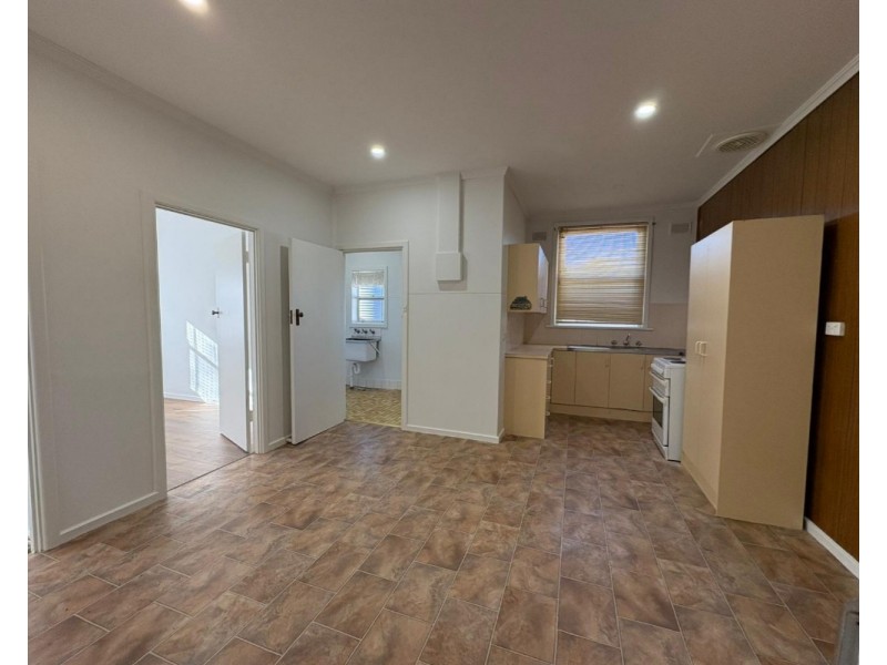18 Loftis Road, Elizabeth Downs SA 5113