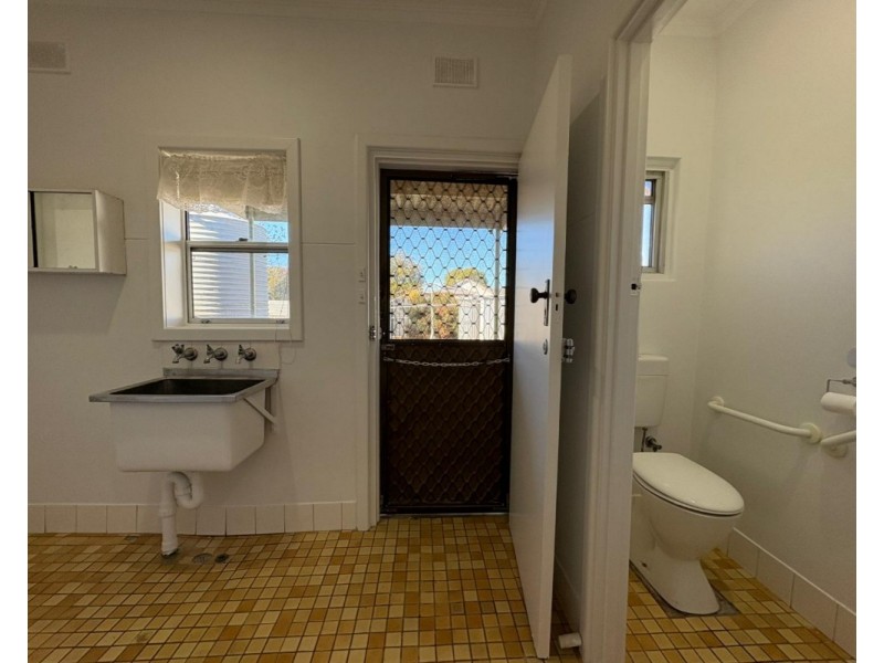 18 Loftis Road, Elizabeth Downs SA 5113