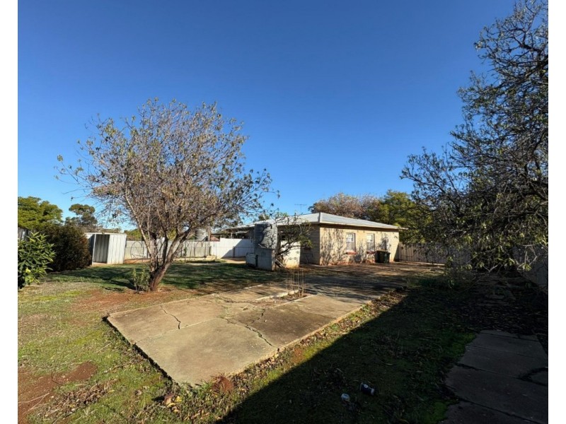 18 Loftis Road, Elizabeth Downs SA 5113