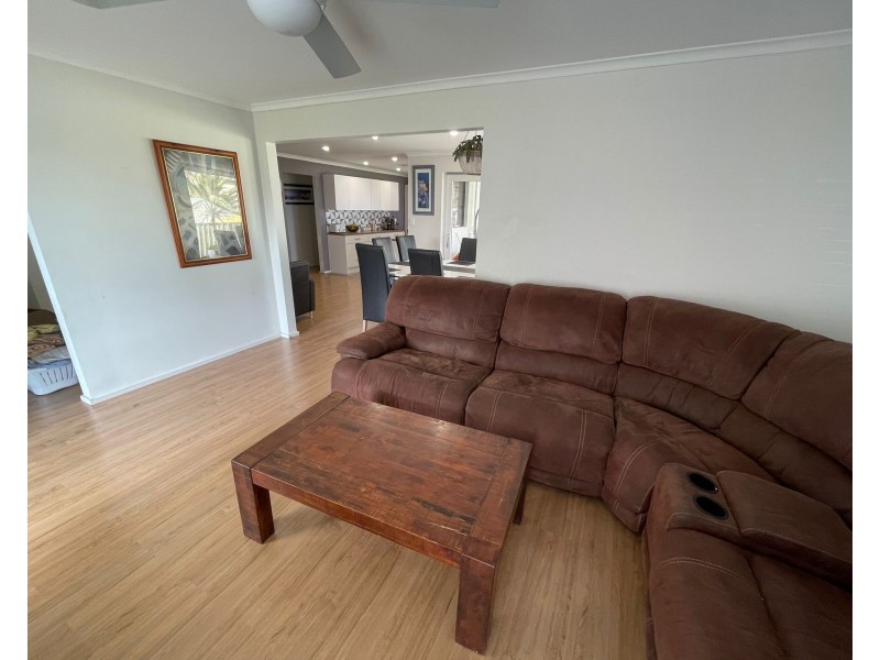27 Manunda Way, Hallett Cove SA 5158