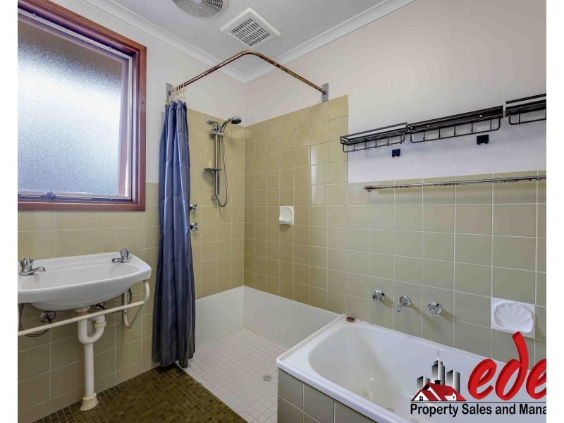 24 Koongarra Crescent, Munno Para SA 5115