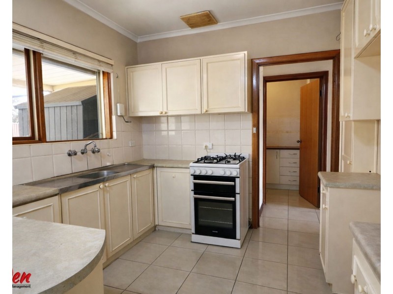 10 Tamala Crescent, Gilles Plains SA 5086