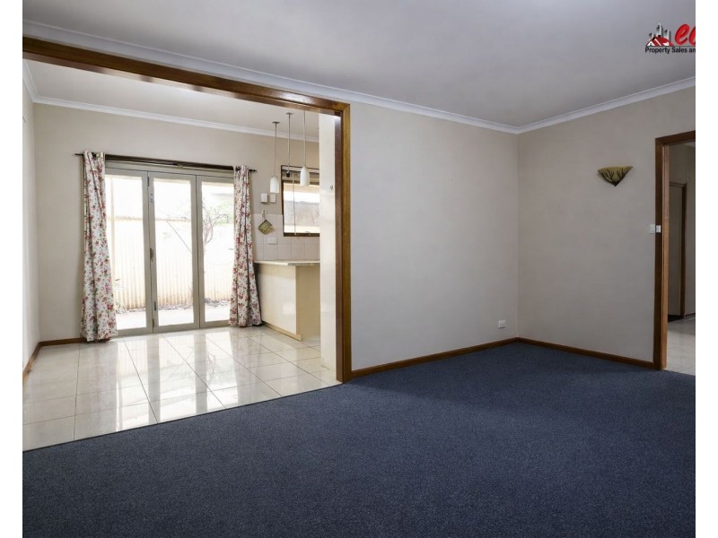 10 Tamala Crescent, Gilles Plains SA 5086