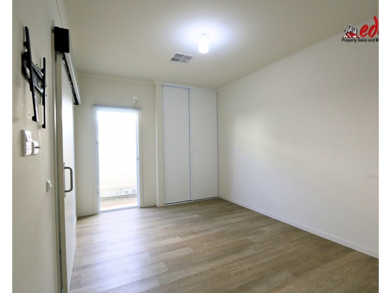 6 Miles Street, Elizabeth Downs SA 5113