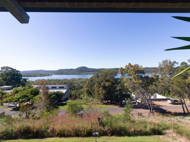 11 Opal Court, Russell Island QLD 4184