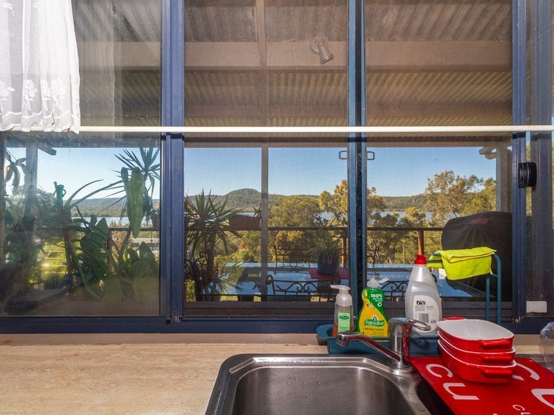 11 Opal Court, Russell Island QLD 4184