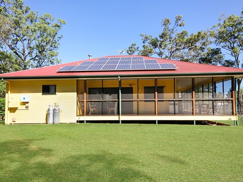 3 Helen Pde, Lamb Island QLD 4184