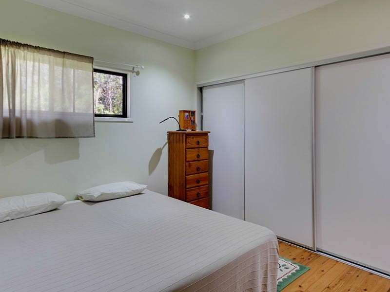 3 Helen Pde, Lamb Island QLD 4184