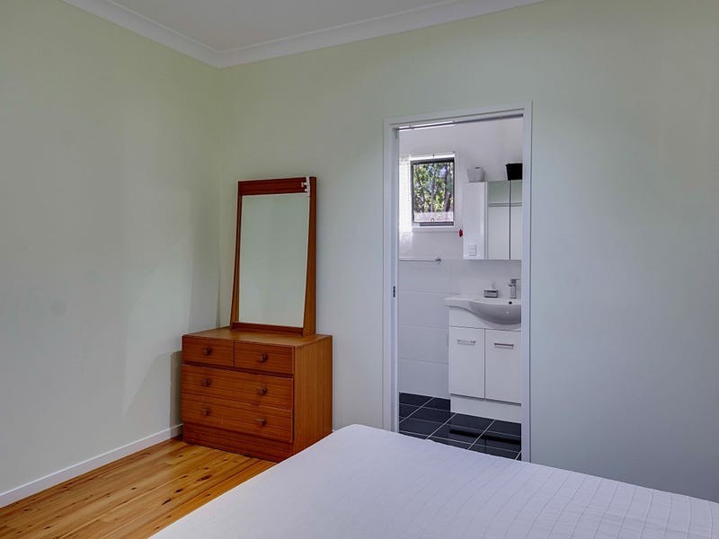 3 Helen Pde, Lamb Island QLD 4184