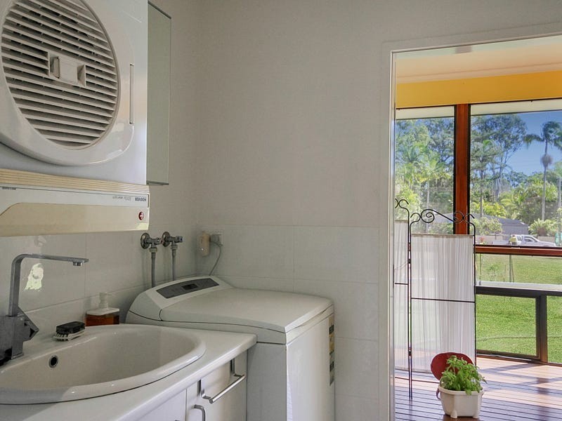 3 Helen Pde, Lamb Island QLD 4184