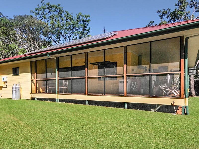 3 Helen Pde, Lamb Island QLD 4184