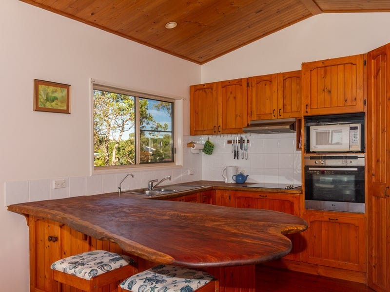 8 Keith St, Macleay Island QLD 4184