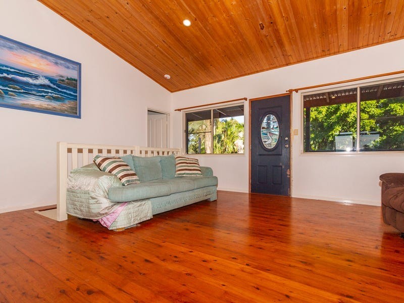 8 Keith St, Macleay Island QLD 4184