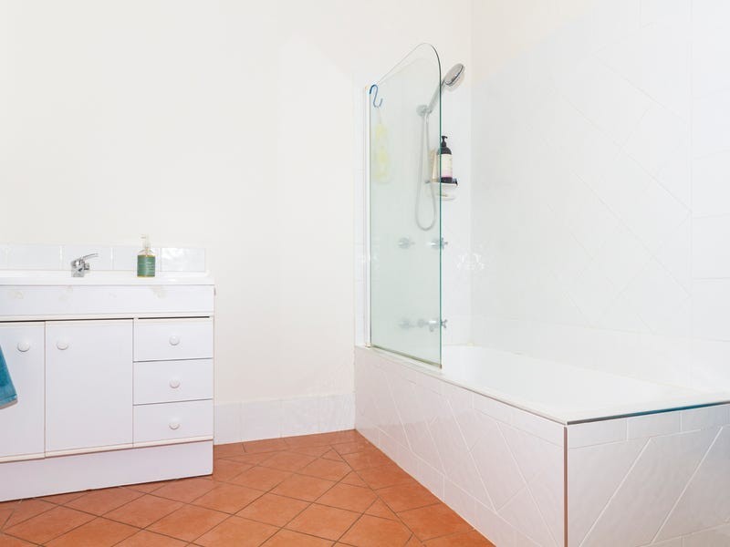 8 Keith St, Macleay Island QLD 4184