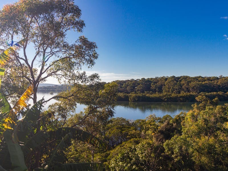 8 Keith St, Macleay Island QLD 4184