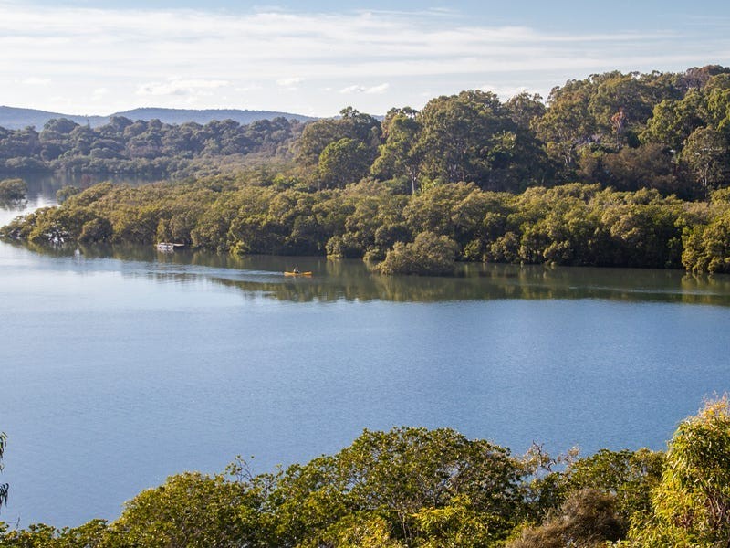 8 Keith St, Macleay Island QLD 4184
