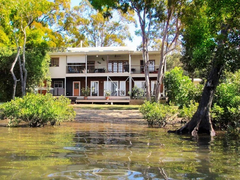 33 Calmwaters Cres, Macleay Island QLD 4184