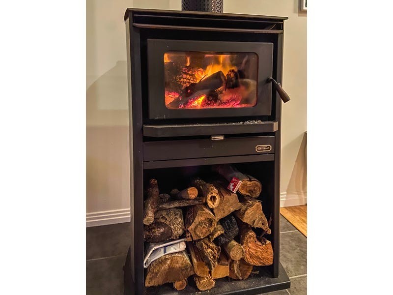 33 Calmwaters Cres, Macleay Island QLD 4184