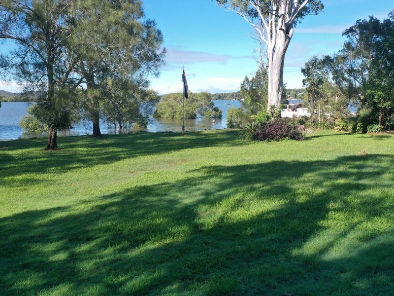 42 Carissa St, Russell Island QLD 4184