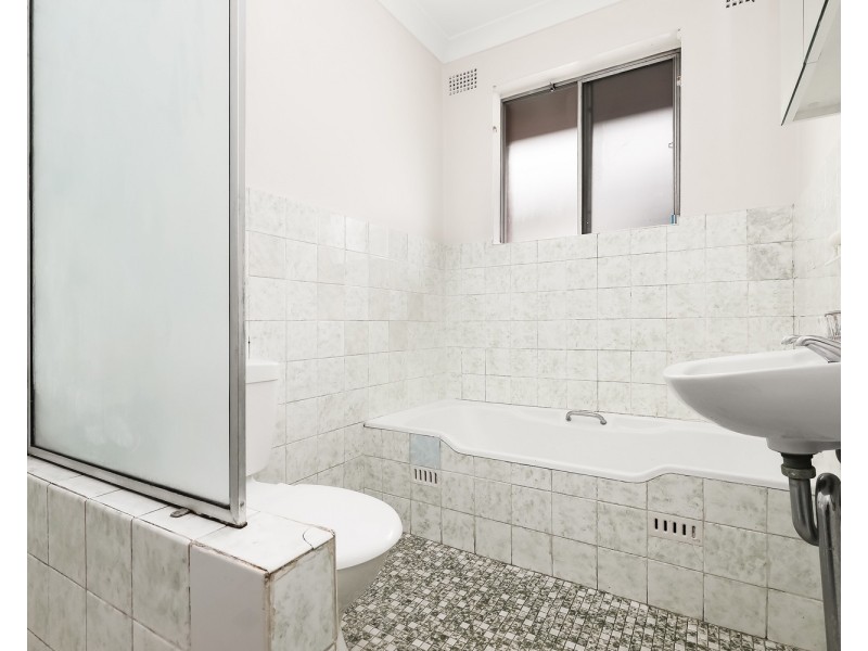 4/76 Park Street, Campsie NSW 2194