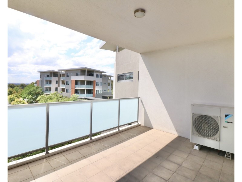 D301/2 Rowe Drive, Potts Hill NSW 2143