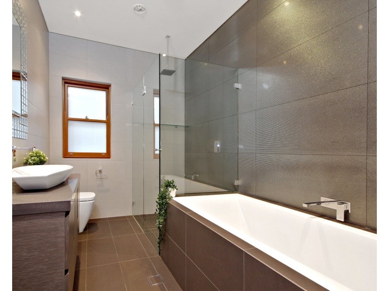 12 Rogers Street, Roselands NSW 2196