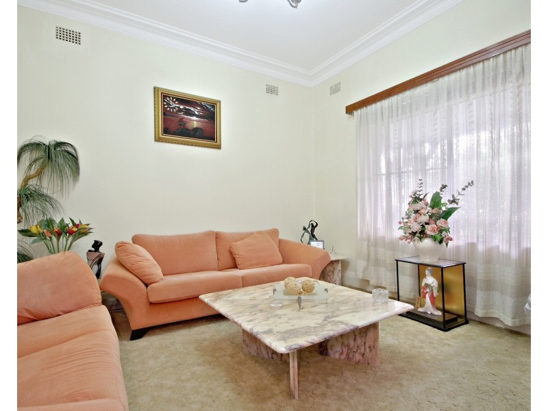 17 Yangoora Road, Belmore NSW 2192