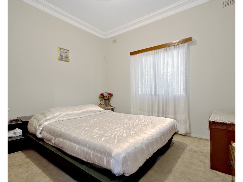 17 Yangoora Road, Belmore NSW 2192