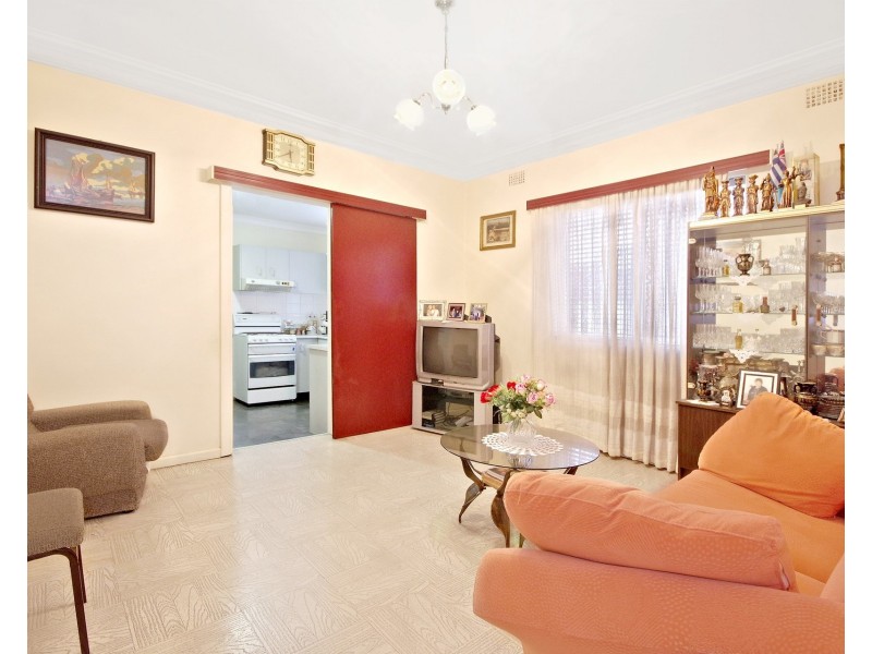 17 Yangoora Road, Belmore NSW 2192