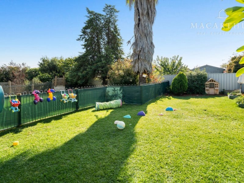 25 Leavenworth Drive, Mount Austin NSW 2650