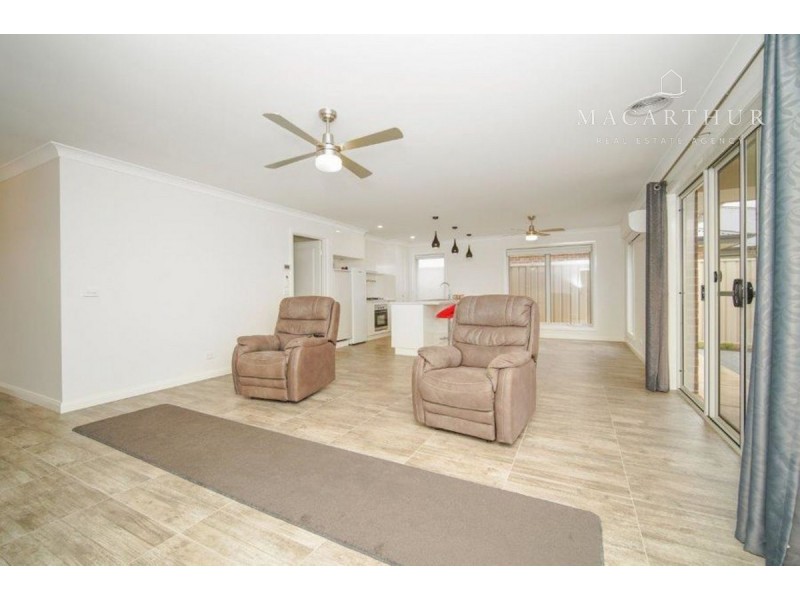 19 Goonawarra Street, Gobbagombalin NSW 2650