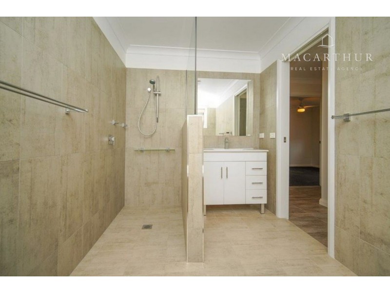 19 Goonawarra Street, Gobbagombalin NSW 2650