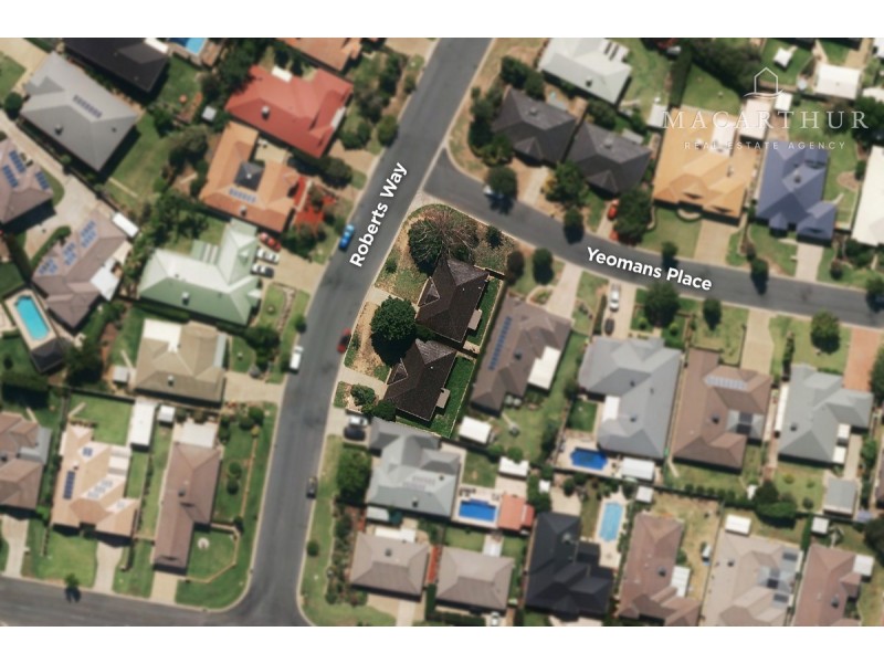 1&2/15 Yeomans Place, Kooringal NSW 2650