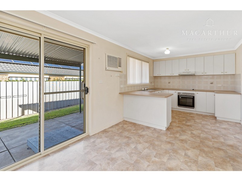 1&2/15 Yeomans Place, Kooringal NSW 2650