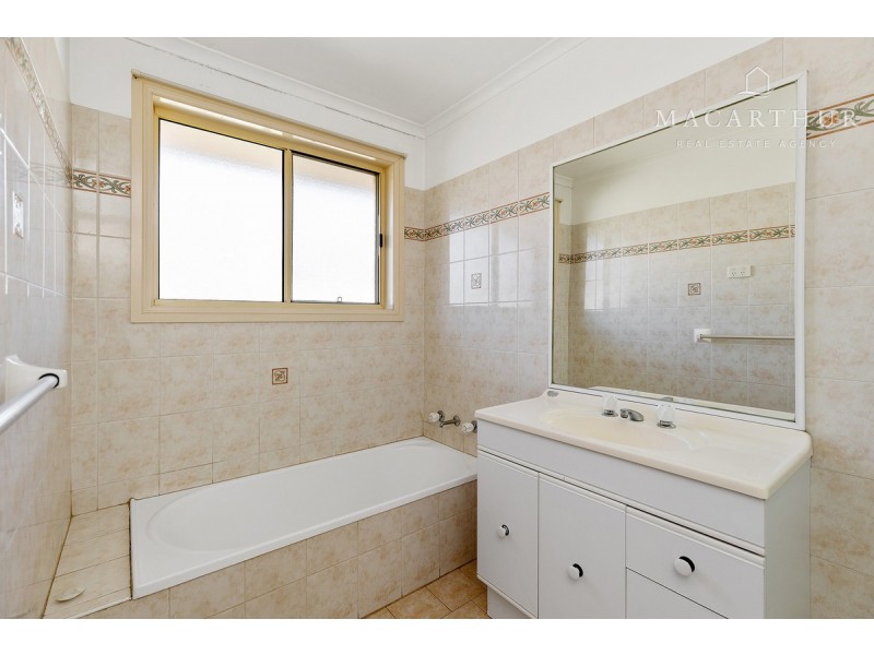 1&2/15 Yeomans Place, Kooringal NSW 2650