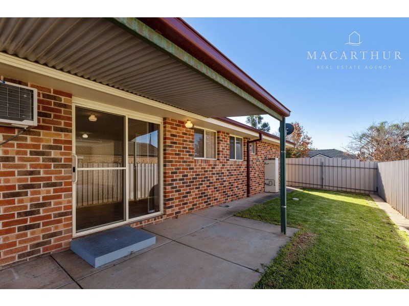 1&2/15 Yeomans Place, Kooringal NSW 2650