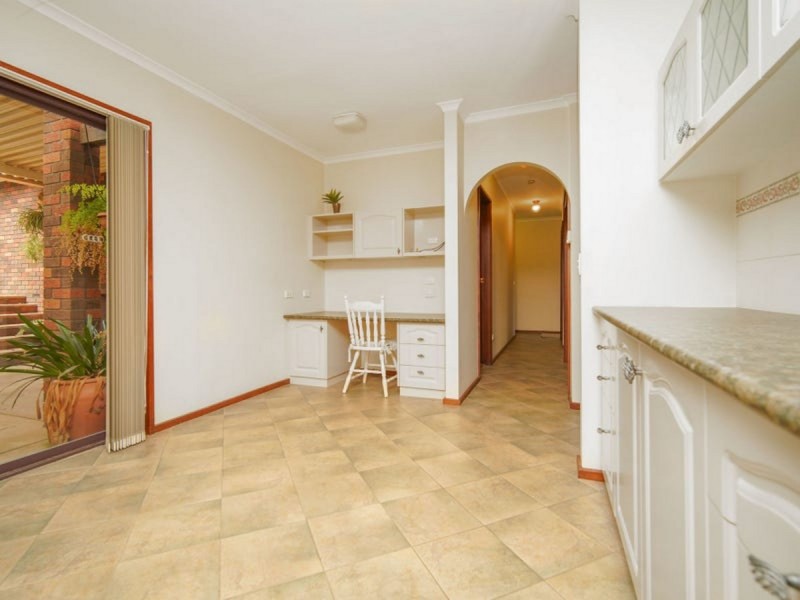 79 Simkin Crescent, Kooringal NSW 2650
