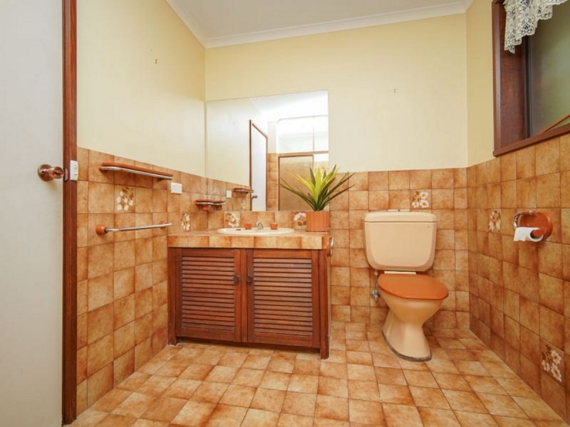 79 Simkin Crescent, Kooringal NSW 2650