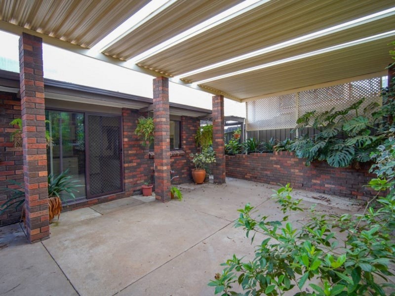 79 Simkin Crescent, Kooringal NSW 2650