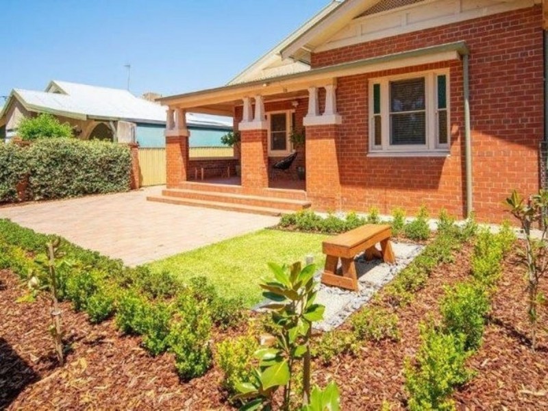 16 Lindsay Street, Turvey Park NSW 2650
