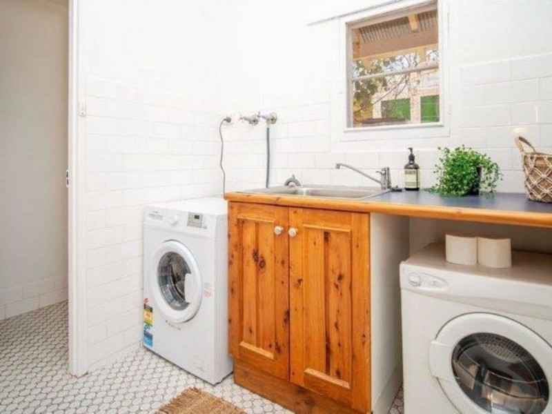 16 Lindsay Street, Turvey Park NSW 2650