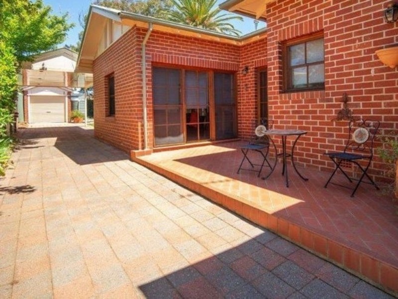 16 Lindsay Street, Turvey Park NSW 2650