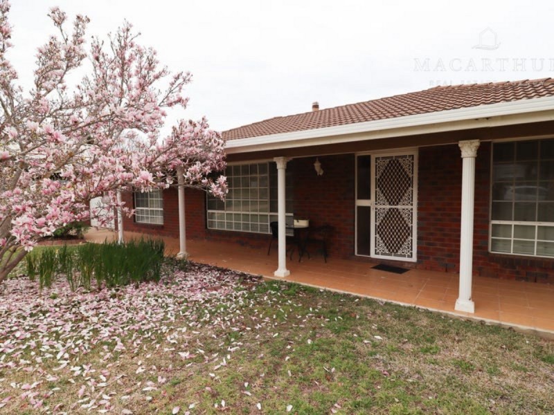 2 Egret Place, Estella NSW 2650
